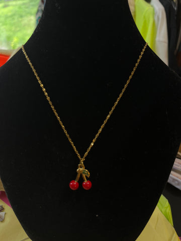 Collier cerise